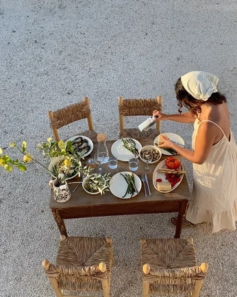 A cover of "vibes" cluster. The owner is vj. The cluster consists of 13 elements.