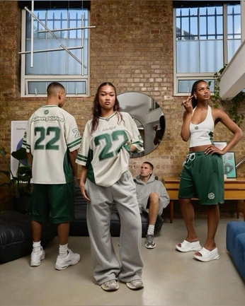 A cover of "adidas styling" cluster. The owner is zoeakihary. The cluster consists of 35 elements.