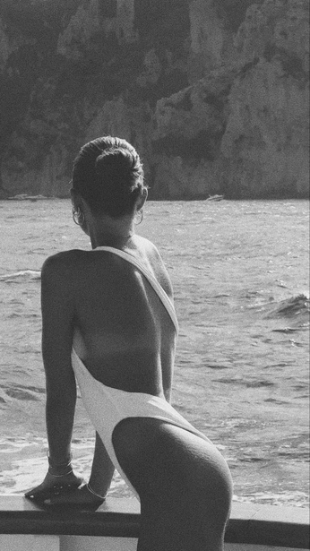 A cover of "Riviera" cluster. The owner is cc14288. The cluster consists of 30 elements.