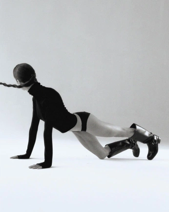 A cover of "poses" cluster. The owner is marineglm. The cluster consists of 12 elements.