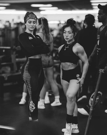 A cover of "Poses" cluster. The owner is chives.allium. The cluster consists of 5 elements.