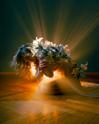 A cover of "girl with flower" cluster. The owner is icurlyarts. The cluster consists of 66 elements.