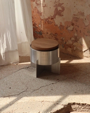 A cover of "Furniture" cluster. The owner is tommychalmers. The cluster consists of 36 elements.