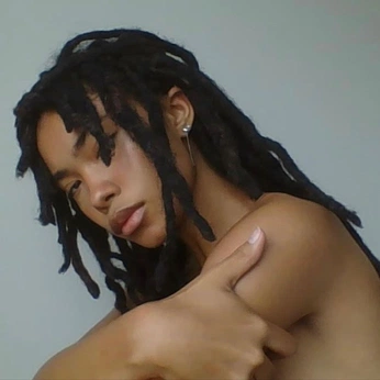 A cover of "Locs" cluster. The owner is cookiefraise. The cluster consists of 12 elements.