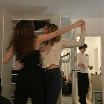 A cover of "buffy cr." cluster. The owner is angeolras. The cluster consists of 350 elements.