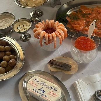 A cover of "Sobremesa" cluster. The owner is eiderr. The cluster consists of 9 elements.