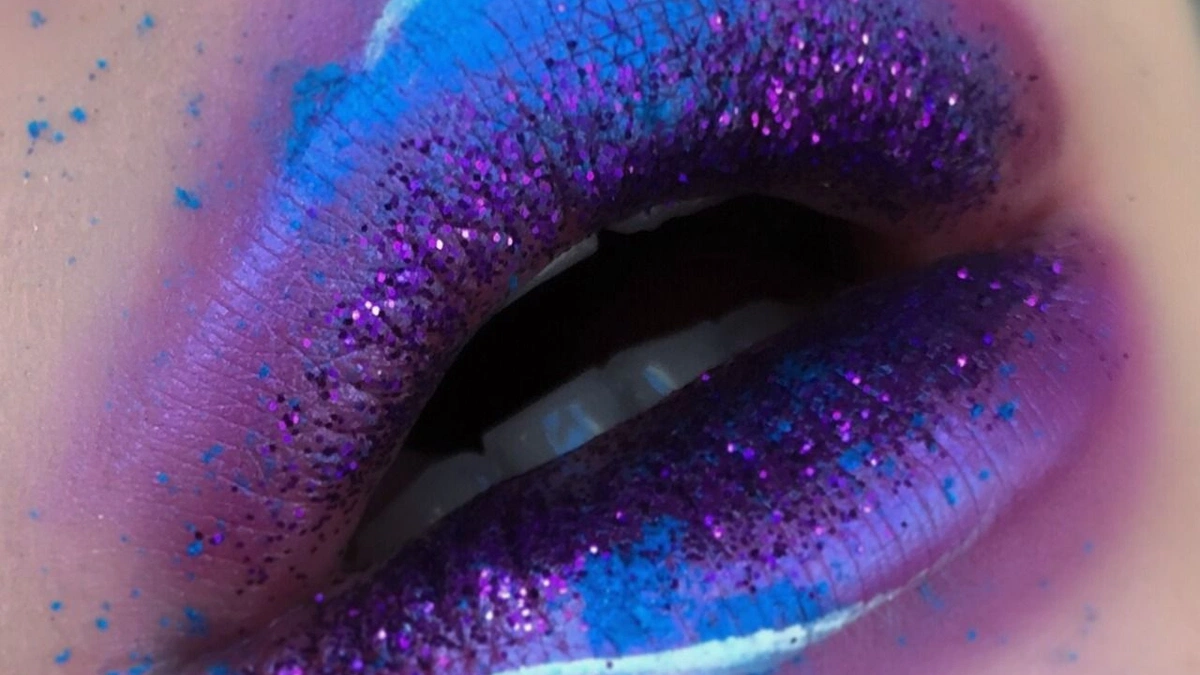 Makeup (@skelli) / Cosmos