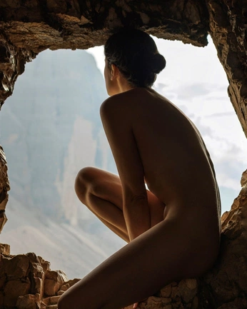 A cover of "Fine Art Nude in Nature" cluster. The owner is erollei. The cluster consists of 35 elements.