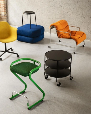 A cover of "Stools" cluster. The owner is gabrielsinheaven. The cluster consists of 33 elements.