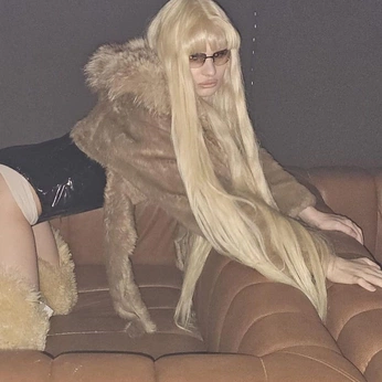 A cover of "Muse" cluster. The owner is alyxxsmith. The cluster description is "personal brand design muses". The cluster consists of 151 elements.