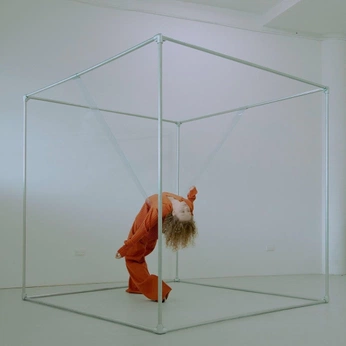 A cover of "under my skin" cluster. The owner is imgoingtokms. The cluster consists of 6 elements.