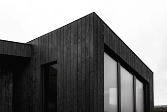 A cover of "Roco Cabins" cluster. The owner is compendia.studio. The cluster consists of 16 elements.