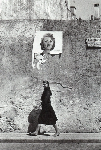 A cover of "Bambola" cluster. The owner is papillondenuit. The cluster consists of 1 element.