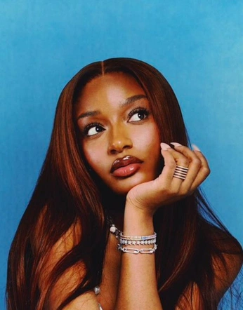 A cover of "girl next door" cluster. The owner is ibdesigning. The cluster consists of 14 elements.