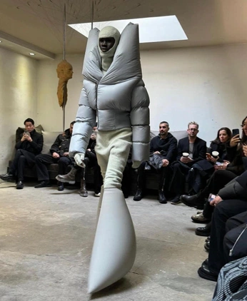 A cover of "avant garde" cluster. The owner is livinginarose. The cluster consists of 1 element.