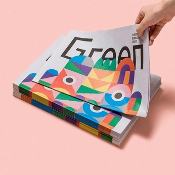 A cover of "Seen in Print" cluster. The owner is esquareda. The cluster consists of 20 elements.