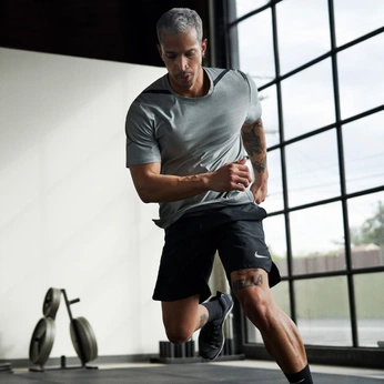 A cover of "training" cluster. The owner is annnbuuu. The cluster consists of 1 element.