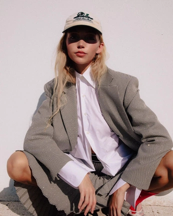 A cover of "Zielgruppe" cluster. The owner is cardicaro. The cluster consists of 12 elements.