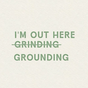 A cover of "s t r ▐  n g s" cluster. The owner is shae.ziii. The cluster consists of 4 elements.