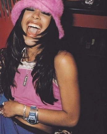 A cover of "90s" cluster. The owner is prstvlraa. The cluster consists of 2 elements.