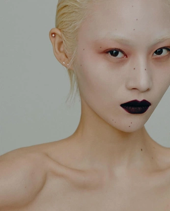 A cover of "HUGO MAKEUP" cluster. The owner is jojoschuetze. The cluster consists of 12 elements.