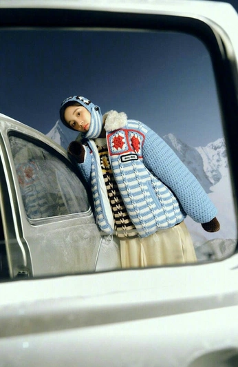 A cover of "D25/26" cluster. The owner is monessat. The cluster consists of 98 elements.