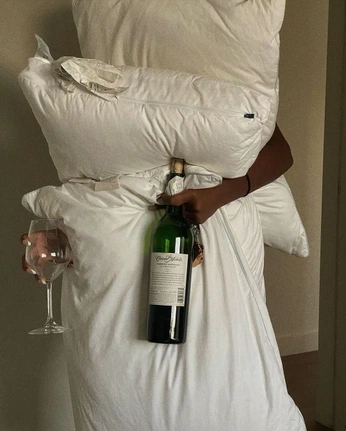 A cover of "Aesthetic" cluster. The owner is mat1nl. The cluster consists of 2 elements.