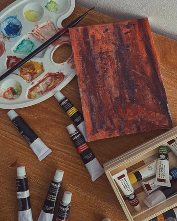 A cover of "painting" cluster. The owner is leah.ku. The cluster consists of 3 elements.