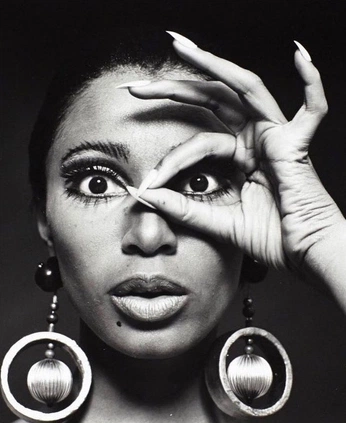 A cover of "Pearlies" cluster. The owner is toodlesgalore. The cluster consists of 15 elements.