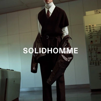 A cover of "Code 19/Editorial" cluster. The owner is helloitsyok. The cluster consists of 49 elements.