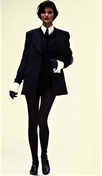 A cover of "90s" cluster. The owner is nova.cosmos. The cluster consists of 4 elements.