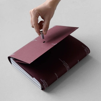 A cover of "Editorial" cluster. The owner is iclaud. The cluster consists of 2 elements.