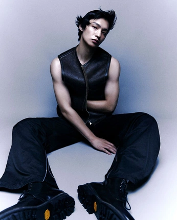 A cover of "editorial" cluster. The owner is jadedexposure. The cluster consists of 1 element.