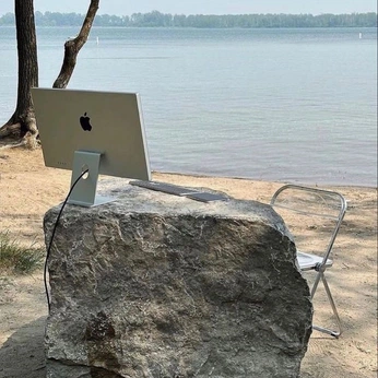 A cover of "LT" cluster. The owner is chelsealane. The cluster consists of 101 elements.