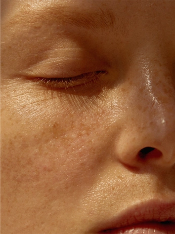 A cover of "REVITALIFT LASER" cluster. The owner is nastasiapenazzo. The cluster consists of 1 element.