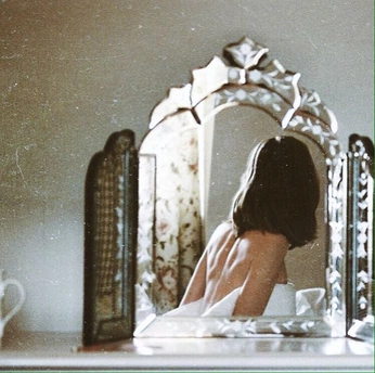 A cover of "photo" cluster. The owner is lualeni. The cluster consists of 6 elements.