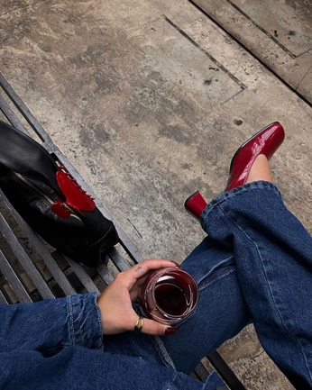 A cover of "F/W STYLE 2025" cluster. The owner is radtastictaylor. The cluster consists of 3 elements.