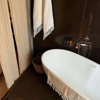 A cover of "Interiors" cluster. The owner is juzzz. The cluster consists of 3 elements.