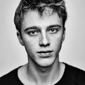 A cover of "Da-Lua" cluster. The owner is nublz. The cluster consists of 73 elements.