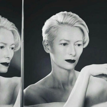 A cover of "mirror" cluster. The owner is alexhaobao. The cluster consists of 9 elements.