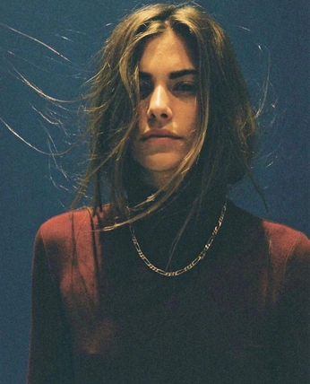 A cover of "blå" cluster. The owner is 5arara. The cluster consists of 1 element.