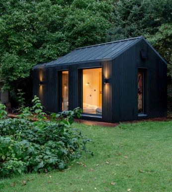 A cover of "Shed" cluster. The owner is davidpfluger. The cluster consists of 2 elements.