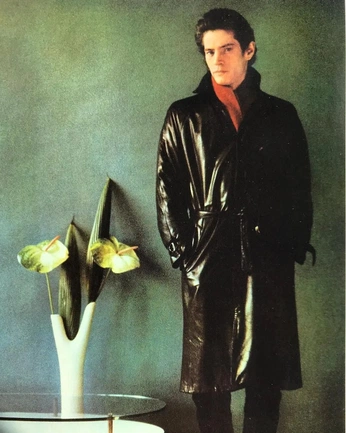 A cover of "Brand Icons Q3" cluster. The owner is xenialally. The cluster consists of 158 elements. 2 create it.