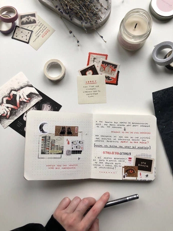 A cover of "Journaling Decor Ideas" cluster. The owner is smileynyoom. The cluster consists of 32 elements.