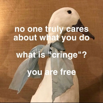 A cover of "Cringe" cluster. The owner is misschar. The cluster consists of 1 element.