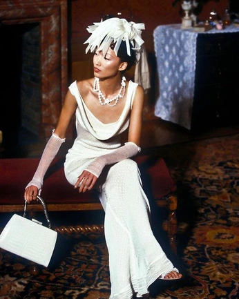 A cover of "white tea" cluster. The owner is gliss.studio. The cluster consists of 3 elements.