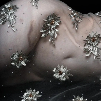 A cover of "shimmering" cluster. The owner is earthy. The cluster consists of 32 elements.