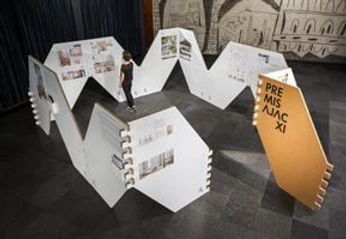 A cover of "전시부스" cluster. The owner is nuriyaa. The cluster consists of 13 elements.