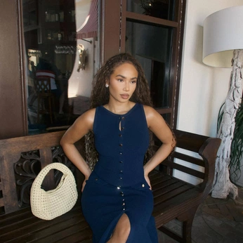 A cover of "Fashion" cluster. The owner is venusia11. The cluster consists of 716 elements.