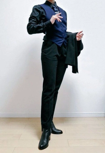 A cover of "Pose refrences" cluster. The owner is vilfire. The cluster consists of 25 elements.